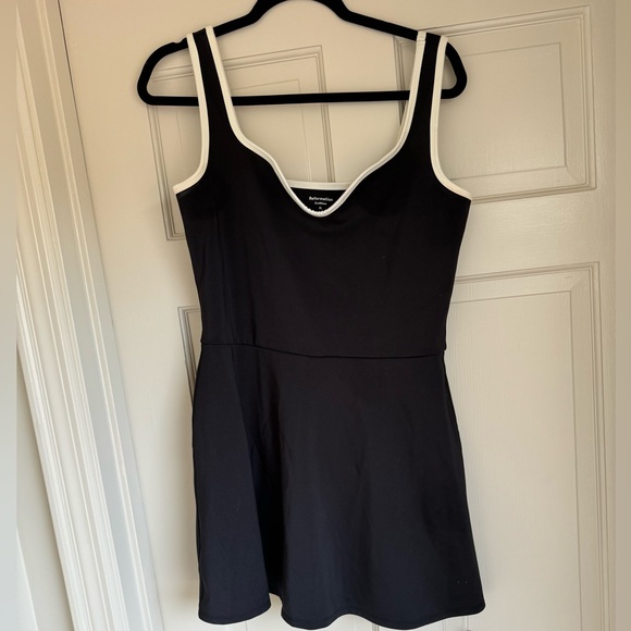 NWT REFORMATION ACTIVE TENNIS DRESS W SHORTS BLACK WHITE SIZE XL - Picture 5 of 9